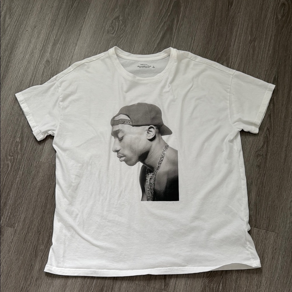 Abercrombie & Fitch White Short Sleeve Tee